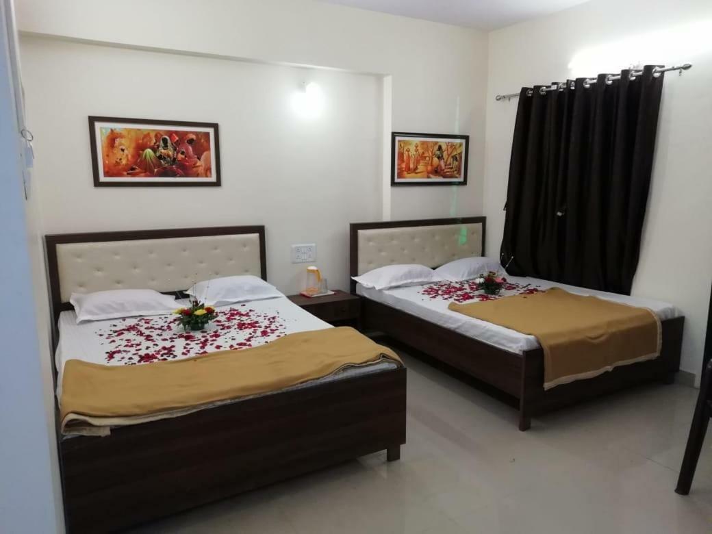 Maharaja Family Guest House Lonavala Kültér fotó
