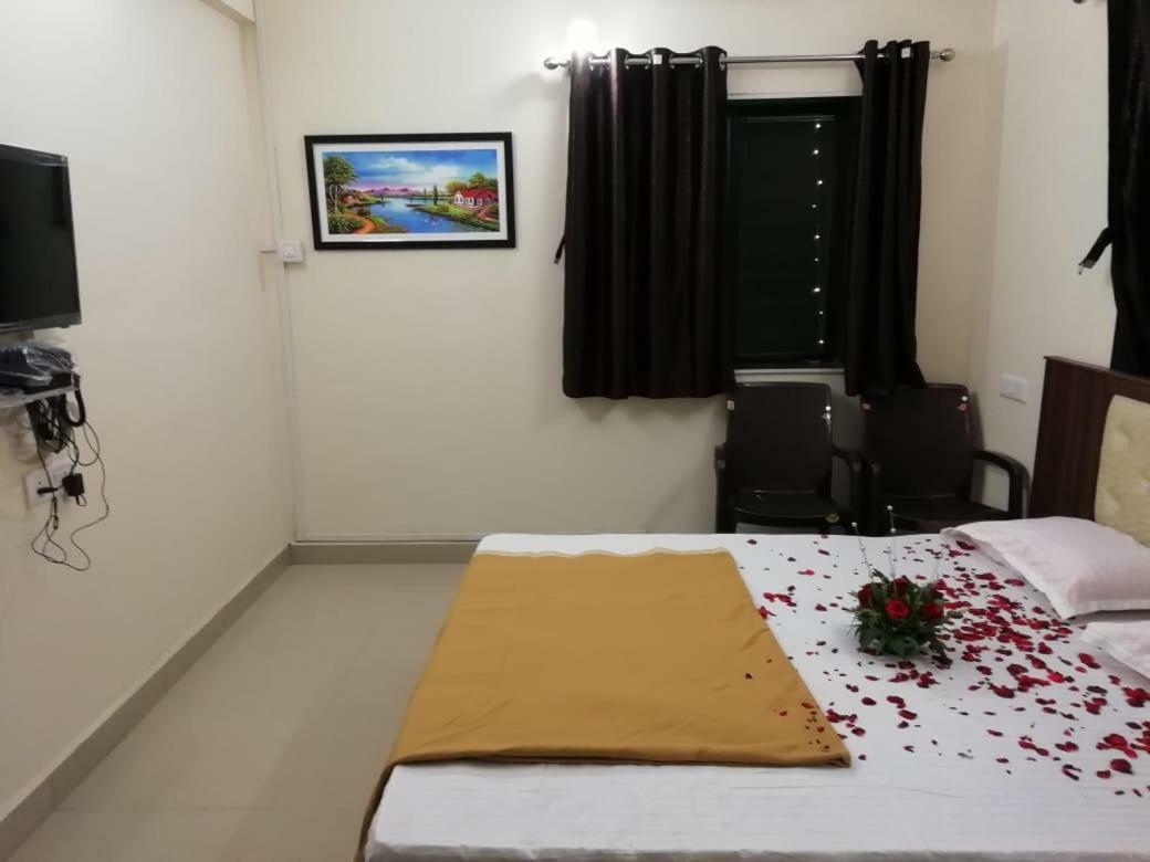 Maharaja Family Guest House Lonavala Kültér fotó